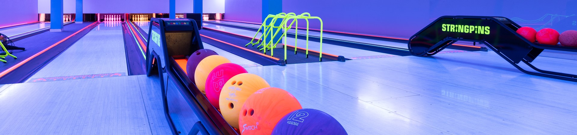 ten-pin bowling lanes in string pins at One Leisure St Ives